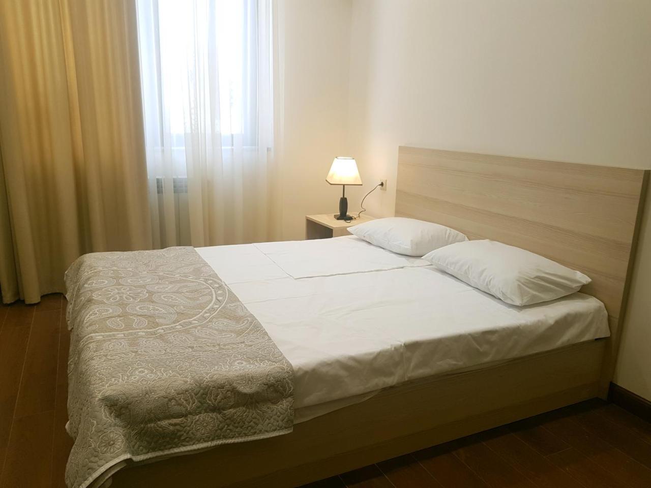 M&N Apartments Yerevan Bagian luar foto